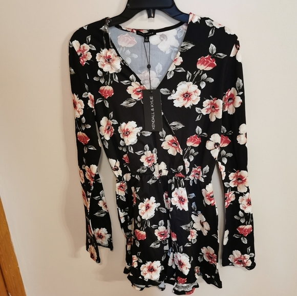 Kendall & Kylie romper, bnwt, size M - Picture 2 of 8